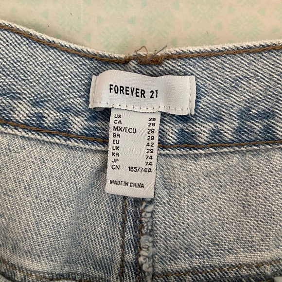 NWOT Light Wash High-Waisted Forever 21 Jeans - Picture 10 of 14